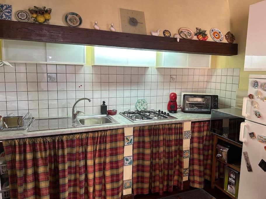 Appartamento A Casa Di Bert - Catania Bagian luar foto