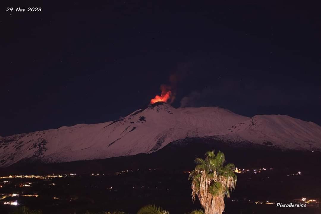 Appartamento A Casa Di Bert - Catania Bagian luar foto
