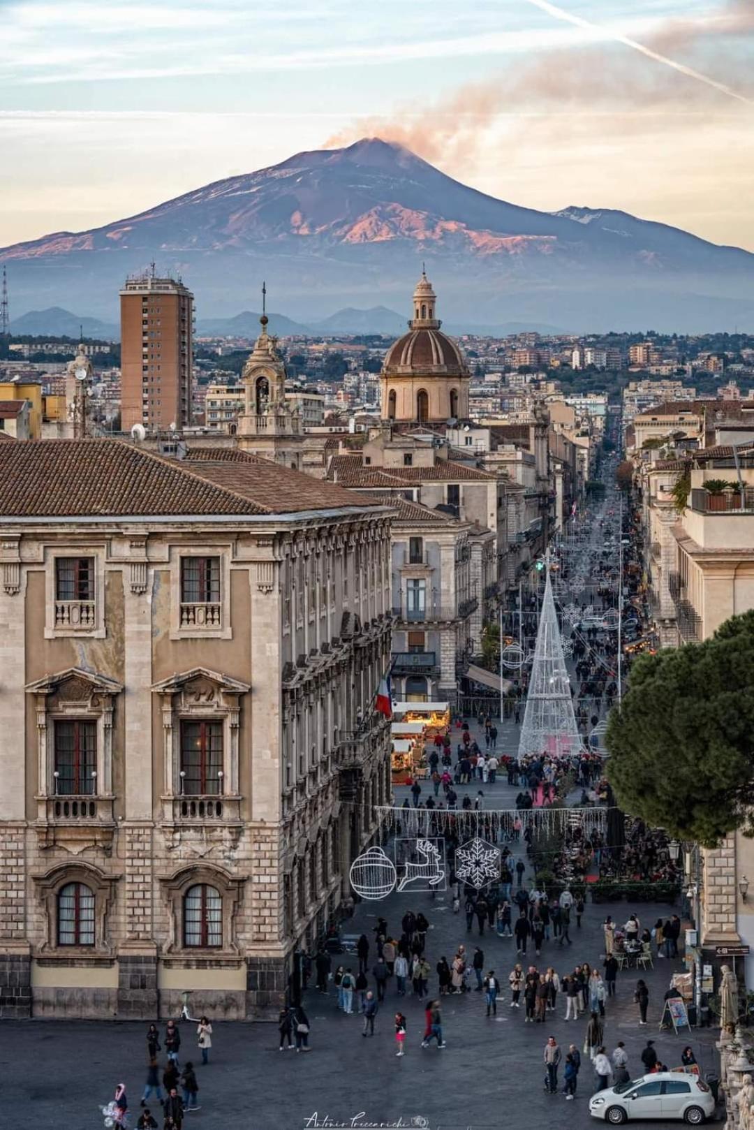Appartamento A Casa Di Bert - Catania Bagian luar foto