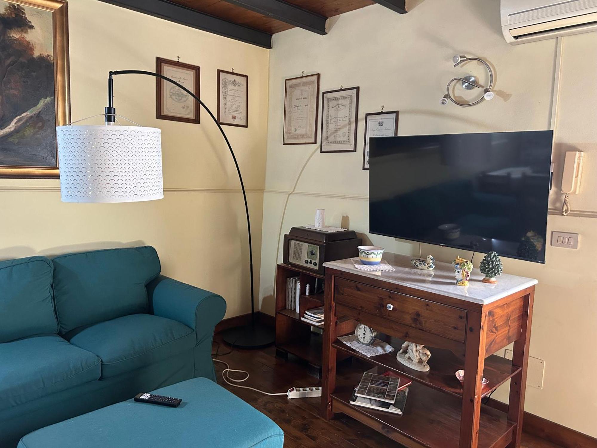 Appartamento A Casa Di Bert - Catania Bagian luar foto