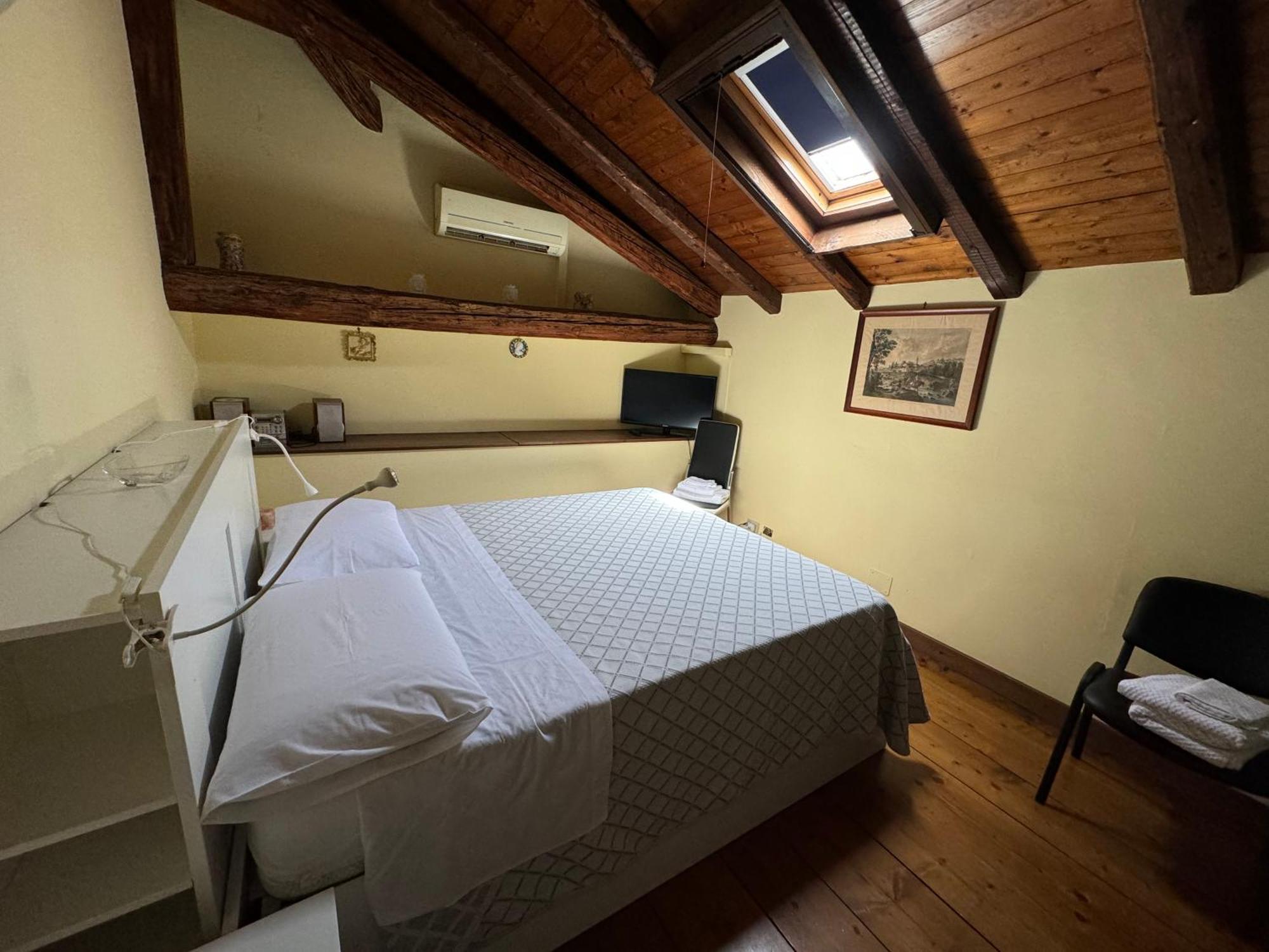 Appartamento A Casa Di Bert - Catania Bagian luar foto
