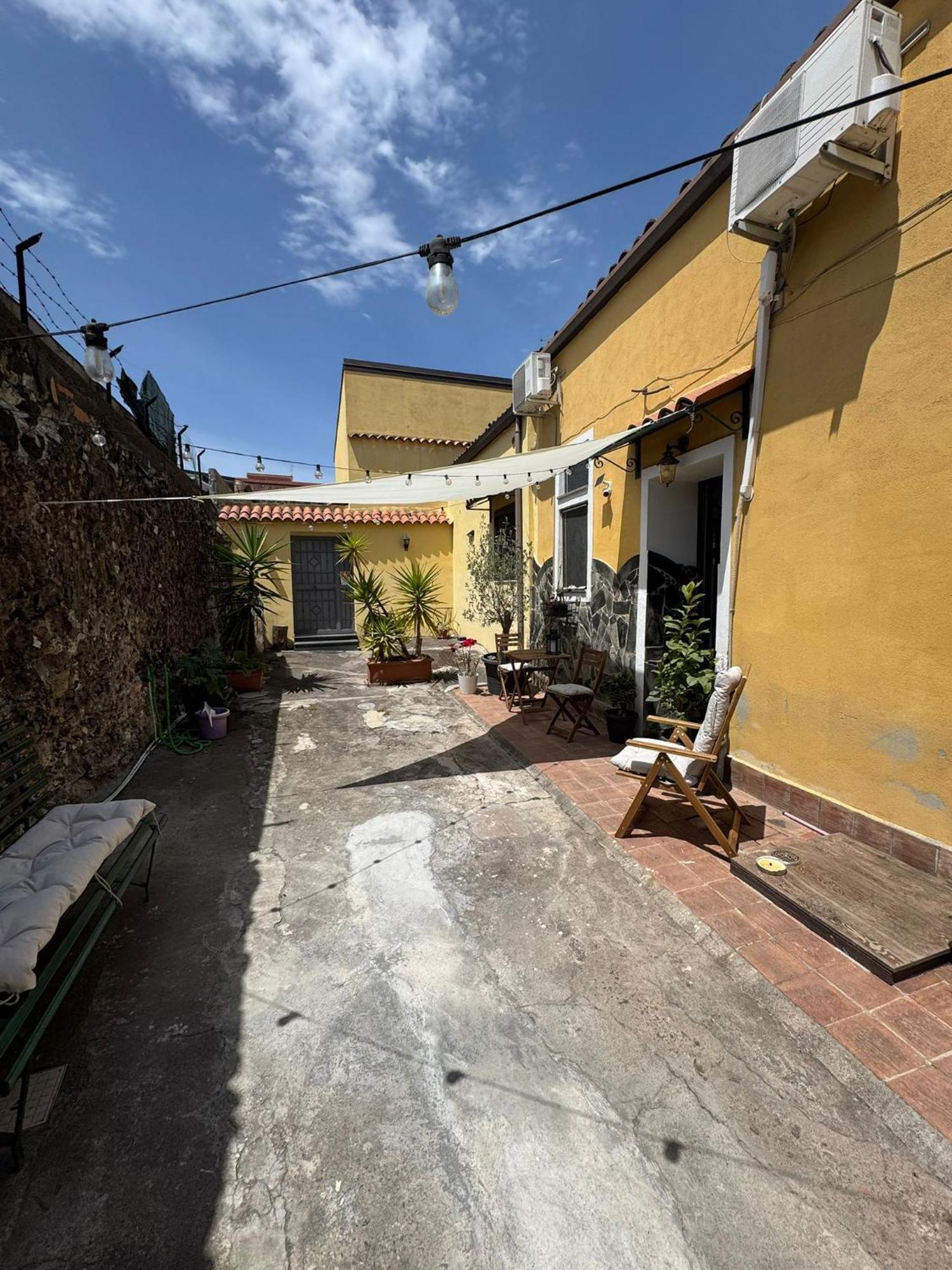Appartamento A Casa Di Bert - Catania Bagian luar foto